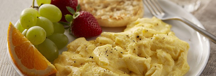 scrambled eggs with fruit