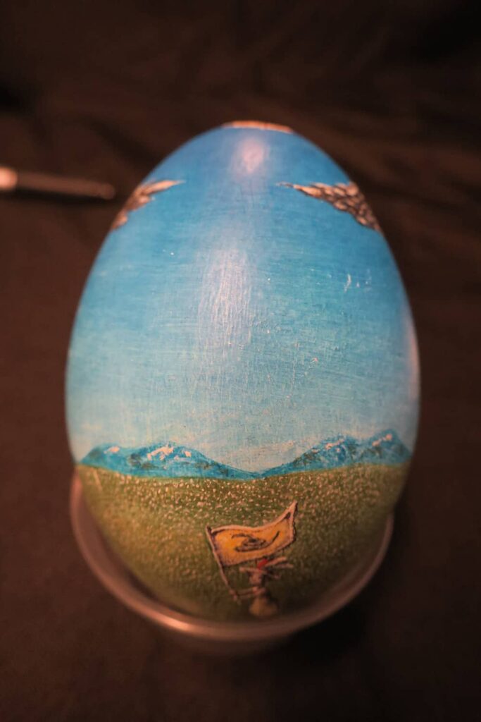 1995 Commemorative Egg - back