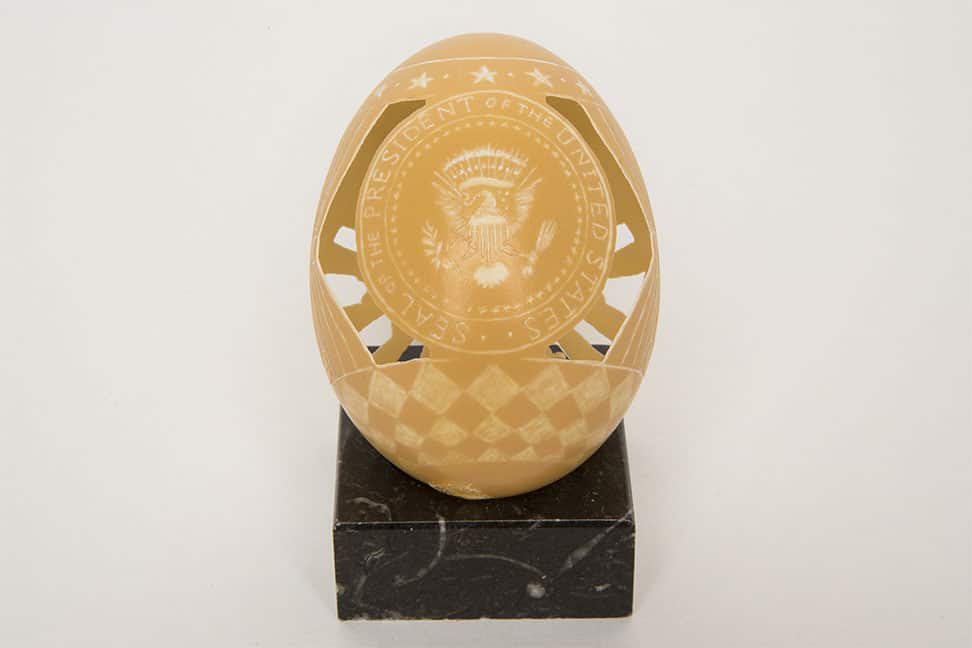 2006 Commemorative Egg - front