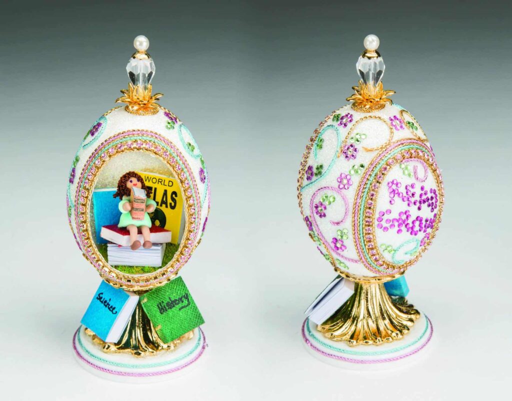 2016 Commemorative egg - front and back