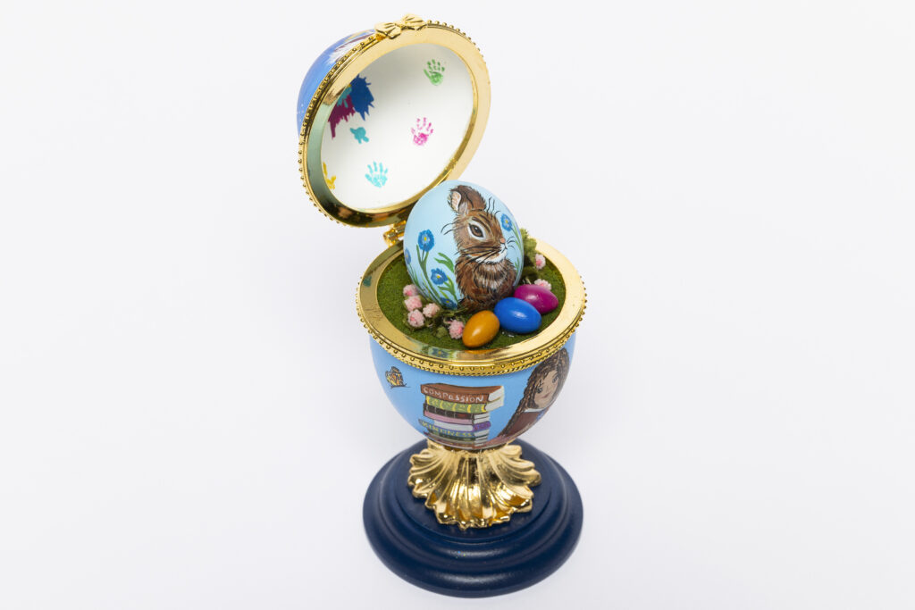 46th Annual First Lady's Commemorative Egg side view open